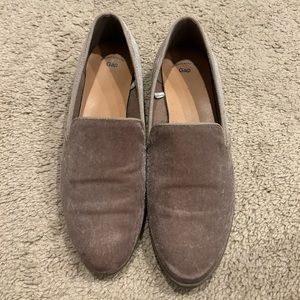 Gap loafers- champagne color- velvet - size 7. Good condition